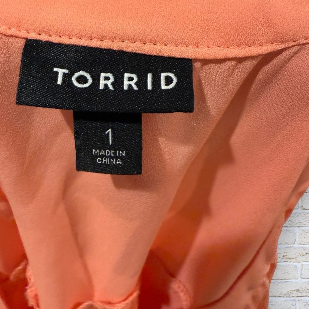 TORRID Georgette Keyhole Top Blouse with Flutter Sleeves - Peach - Size 1 - Picture 4 of 7